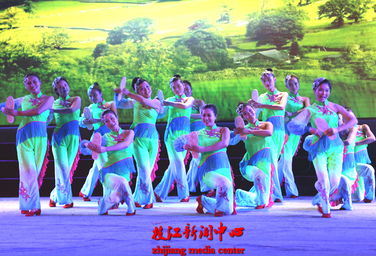 四秩耕耘鑄輝煌，文藝慰問譜新章——慶祝湖北化肥廠建廠40周年文藝慰問演出隆重舉行