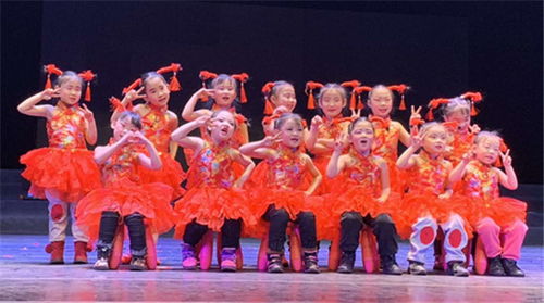 璀璨廣宇夢，相約社區情——記迎新年文藝匯演盛況